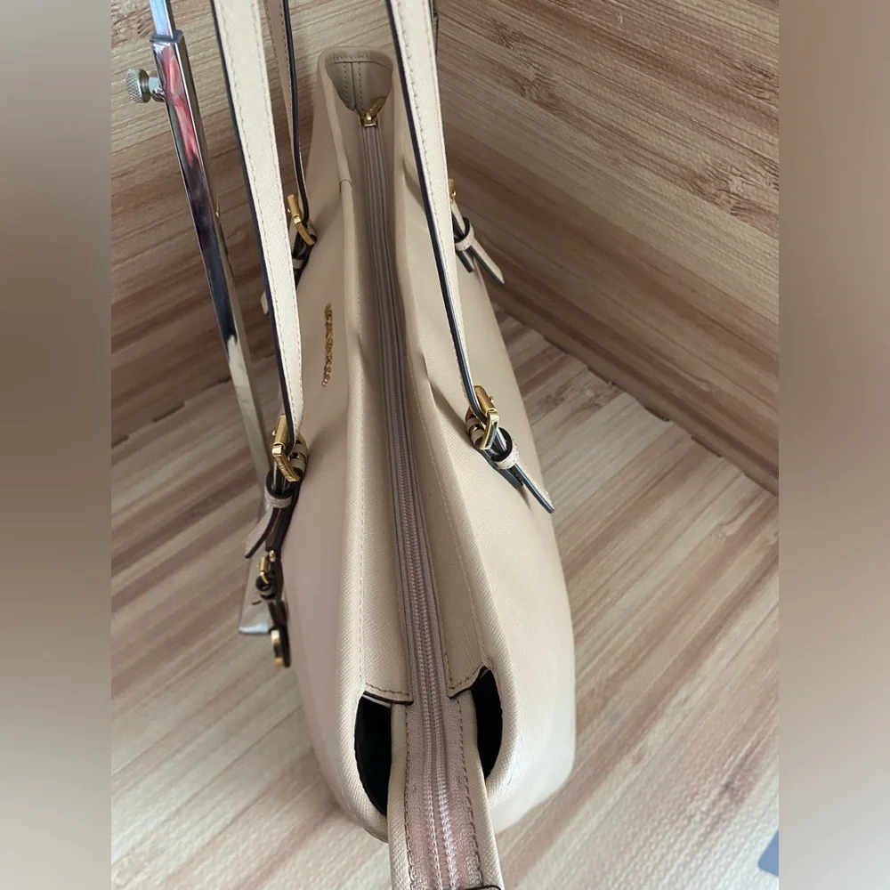 MICHAEL KORS JET SET TRAVEL MULTIFUNCTION LEATHER SHOULDER TOTE BAG CAMEL - Picture 9 of 13